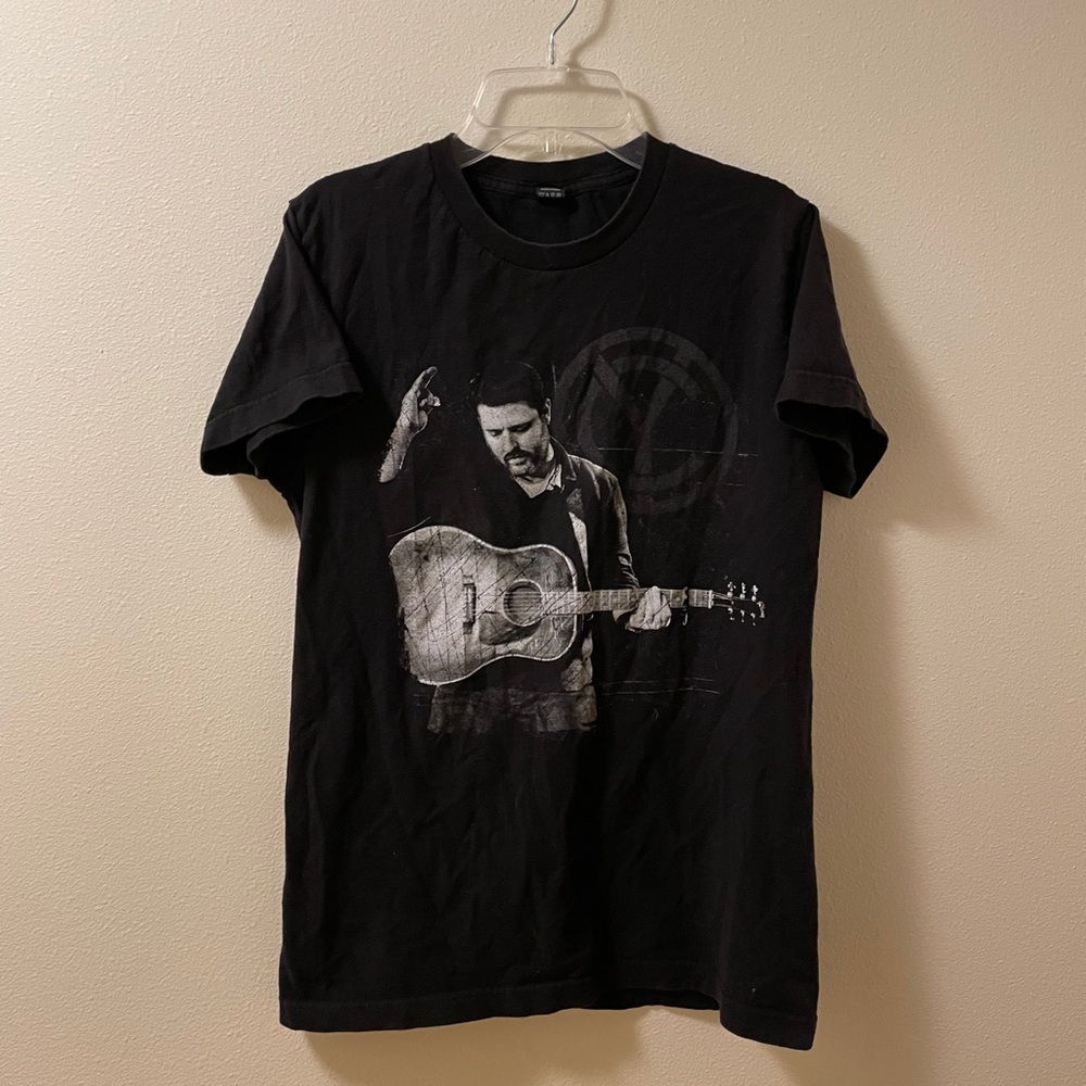 Chris young 2018 small concert tshirt